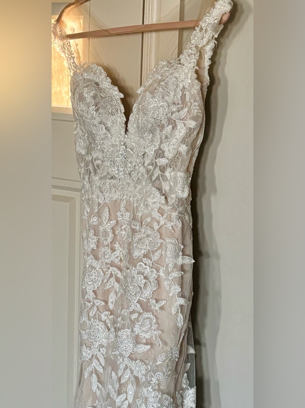 Essence of Australia Wedding Dress - Picture 2 of 16